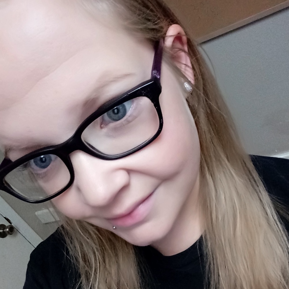 Meet your Posher, Leah